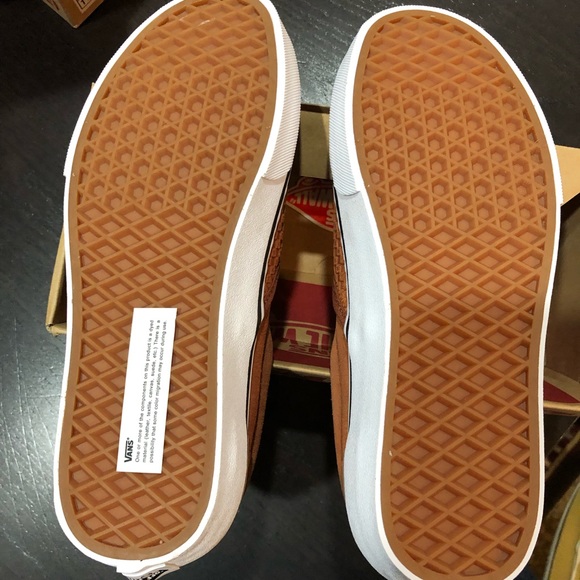 Vans Classic Slip-on Embossed Suede Sequoia - Picture 3 of 3